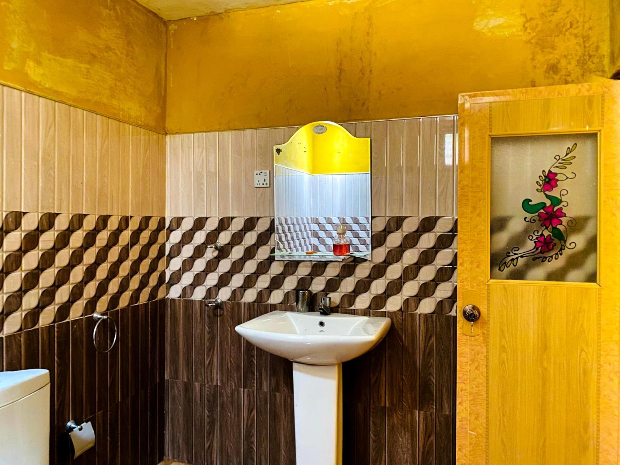 إيلا Omi Relax Inn المظهر الخارجي الصورة